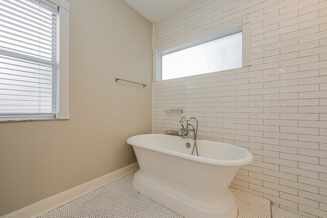 Building Photo - 1602 Cason Wood Ct