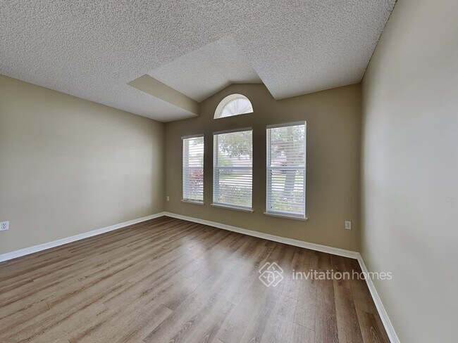 Building Photo - 2592 Reflections Pl