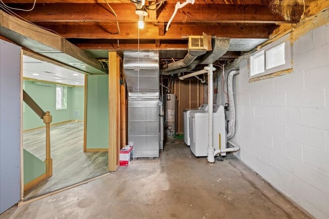 Building Photo - 401 N 13th Ave