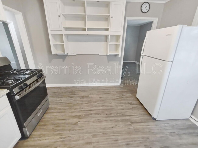 Building Photo - 463 Ramona St NE