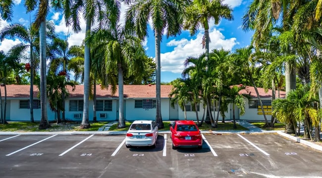 Building Photo - 4152 SW 24th Ct