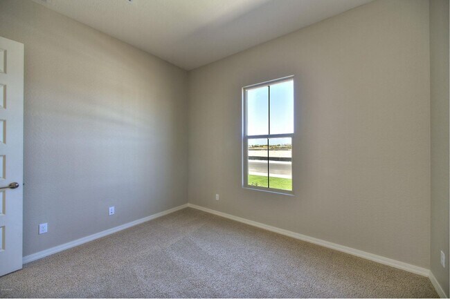 Building Photo - Charming 4 bed 3 bath home at The Meadows ...