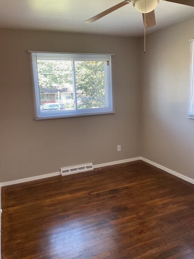 Building Photo - 1060 Brookcrest Dr