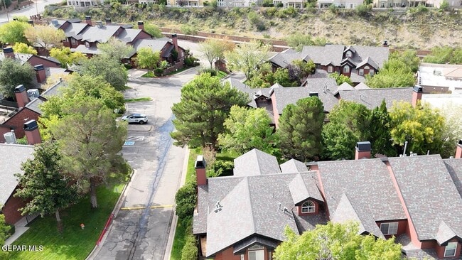 Building Photo - 31 Stratford Hall Cir