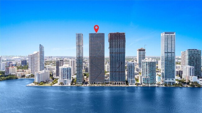 Building Photo - 700 NE 24th St