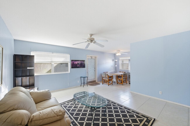 Building Photo - 669 Saxony Trail