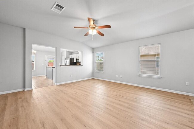 Building Photo - 411 Langely