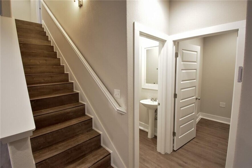 Building Photo - 747 N Malbec Rd