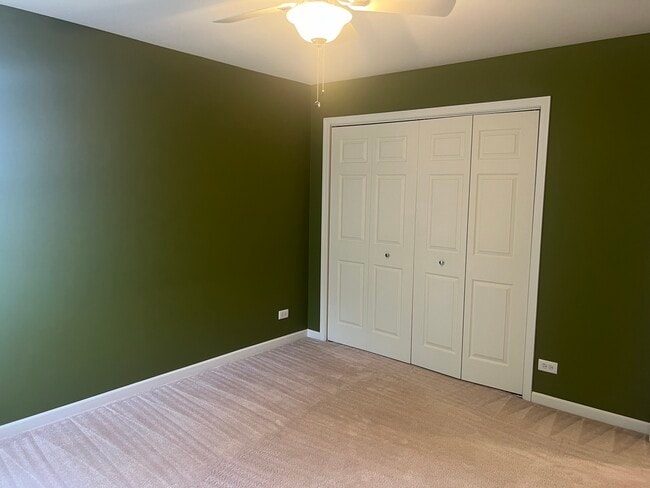 Building Photo - 250 Regal Ct