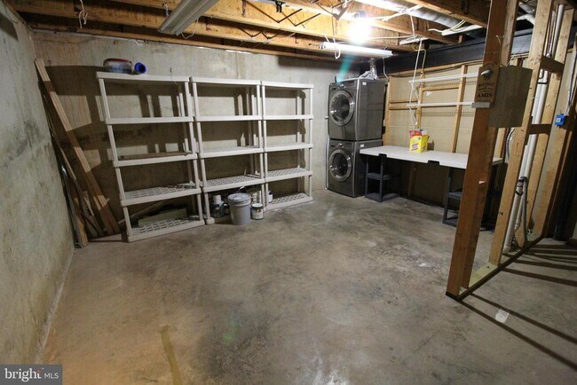 Building Photo - 6055 Meyers Landing Ct