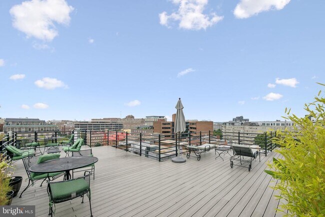 Building Photo - 1545 18th St NW