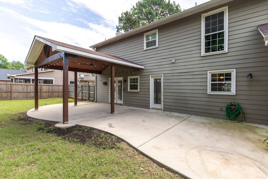 Building Photo - 167 Mill Creek Xing