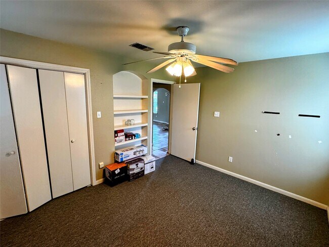 Building Photo - 4708 Park Dr