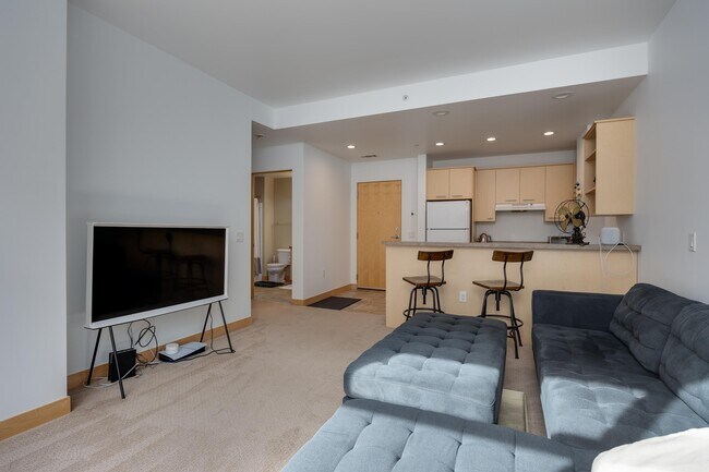 Building Photo - 309 W Washington Ave