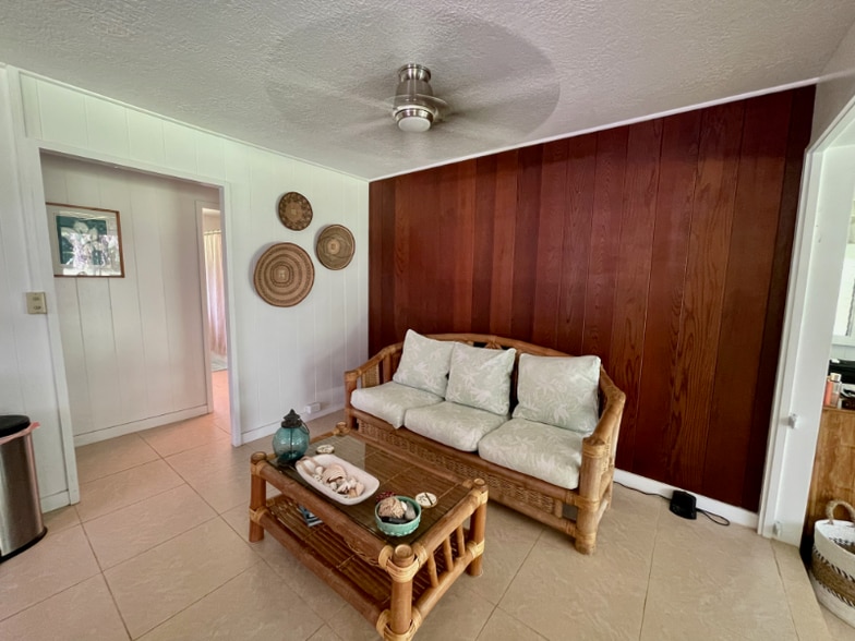 Building Photo - 6065A Kolopua St