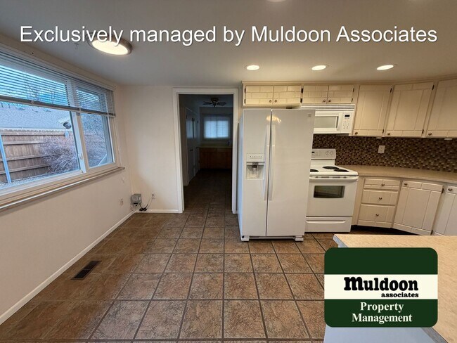 Building Photo - Very Nice Three Bedroom Home with Garage Included! in the Broadmoor Area!