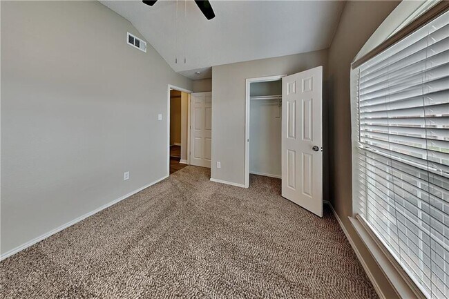 Building Photo - 355 Ridgemont Dr