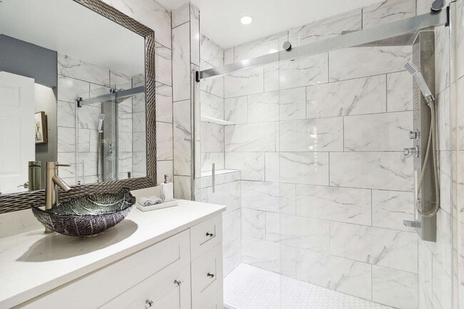 Building Photo - 4931 Dunmore Ln