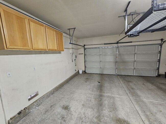 Building Photo - 13808 Utica St