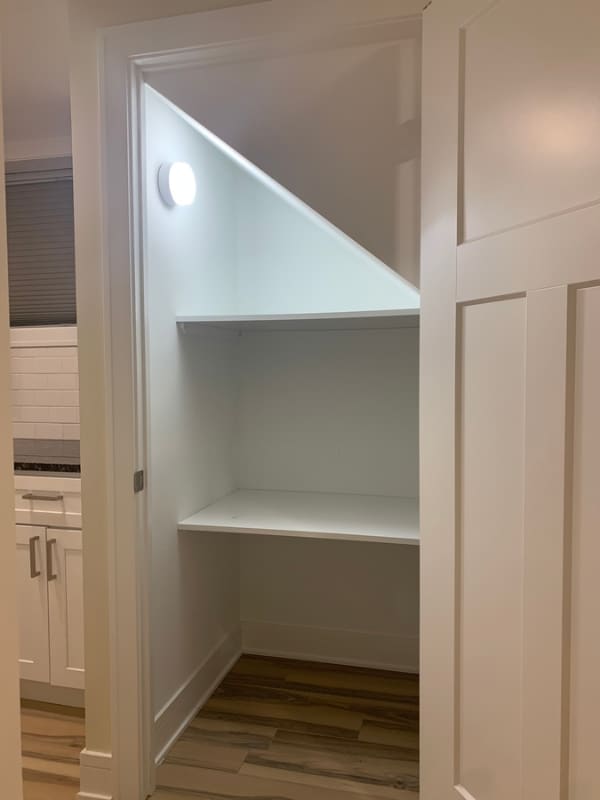 Building Photo - 6119 N Wolcott Ave