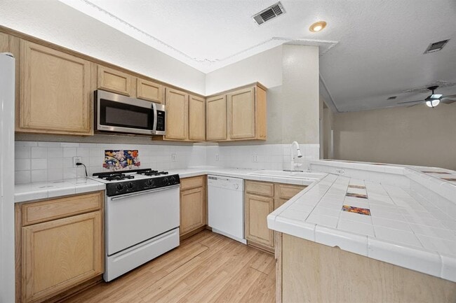 Building Photo - 1100 Silverton Ct