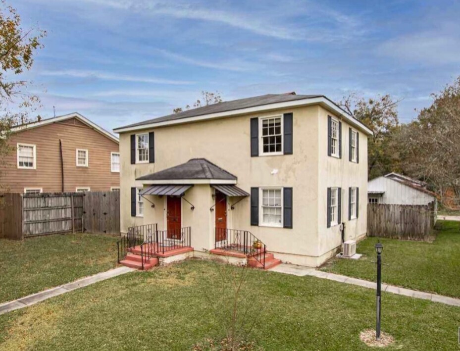 Building Photo - 2631 Rittiner Dr