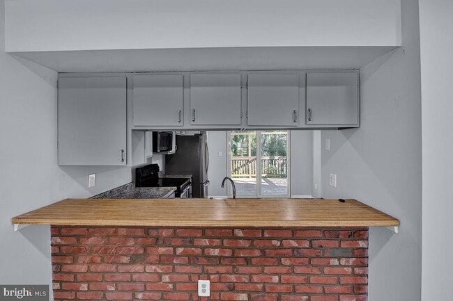 Building Photo - 801 High Plain Dr