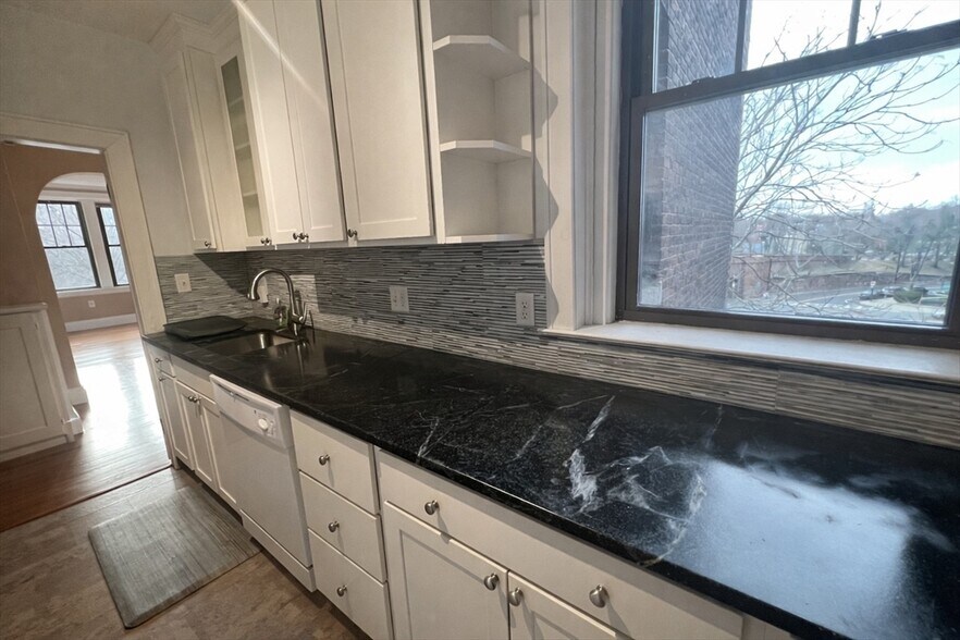 Building Photo - 10 Jamaicaway