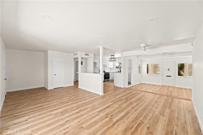 Building Photo - 29921 Thornhill Dr