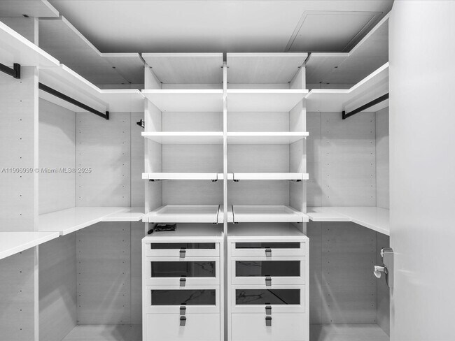 Building Photo - 300 Sunny Isles Blvd