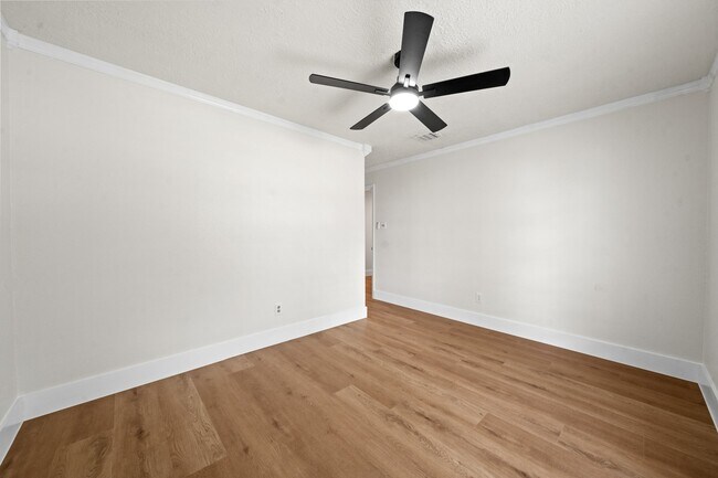 Building Photo - 11303 Trudeau Dr