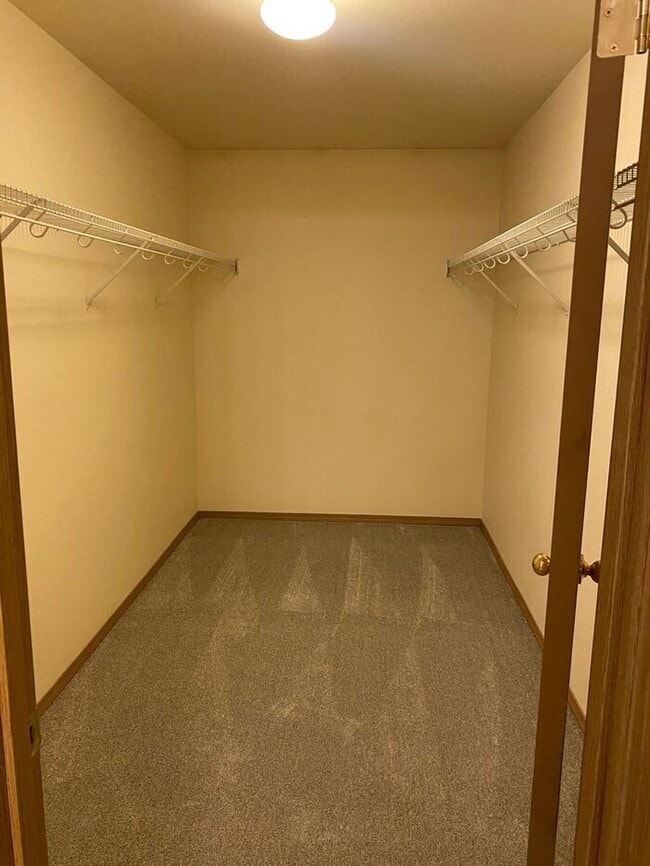 Building Photo - Ballou Estates in the Heart of South Hill