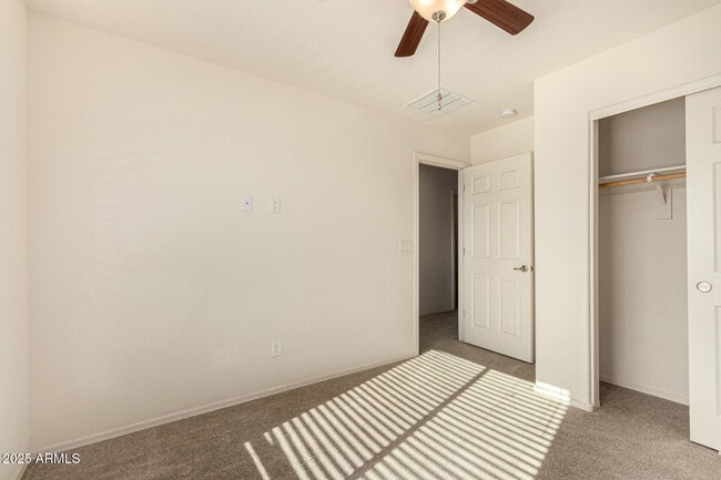 Building Photo - 6240 W Evergreen Rd