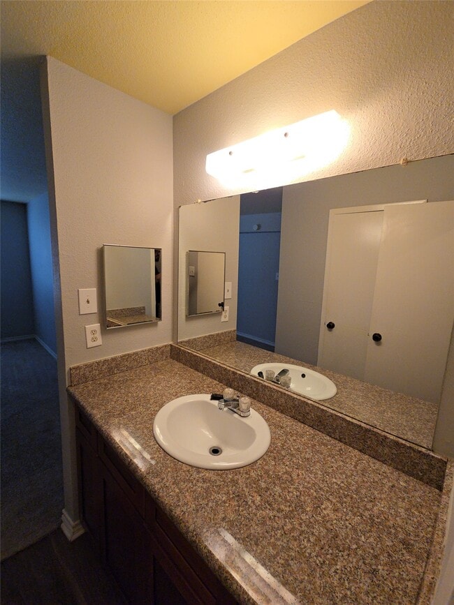 Building Photo - 12634 Ashford Meadow Dr