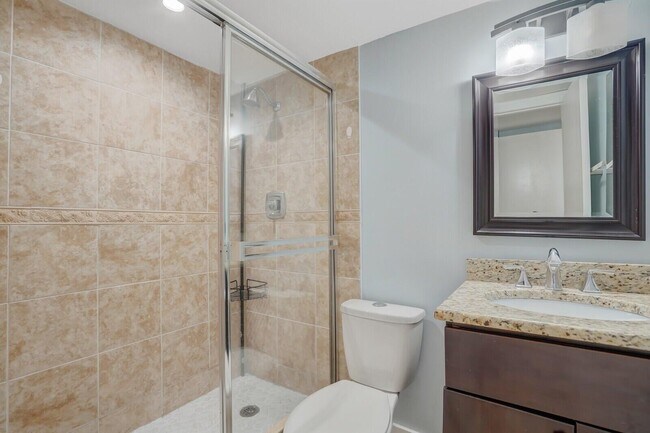 Building Photo - 9851 Sandalfoot Blvd