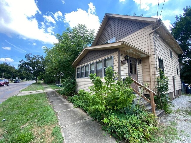 Building Photo - A Welcoming Place to Call Home on W Wilbet...