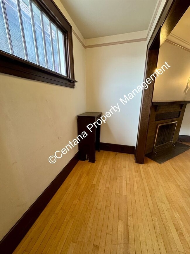 Building Photo - 205-207 N Excelsior Ave