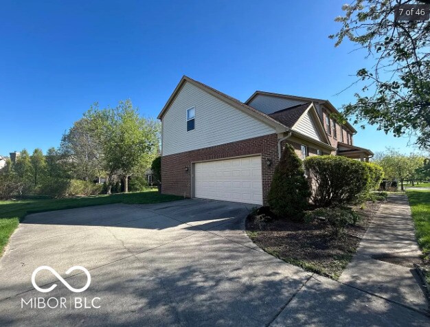 Building Photo - 12423 Windbush Way