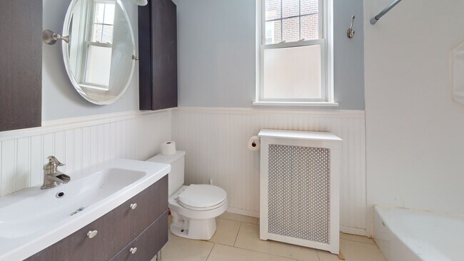 Building Photo - 79 Thatcher St