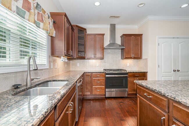 Building Photo - Gorgeous 5BR 3BA Home in Colfax
