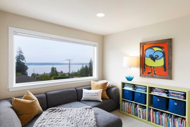Building Photo - Renovated VIEW Kingston Home Near Ferry fo...