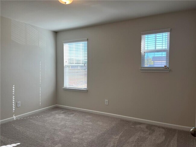 Building Photo - 6072 Hickory Crk Ct