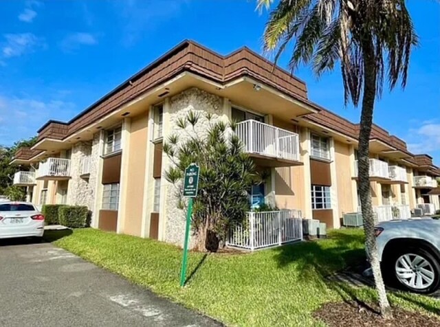Building Photo - 5325 SW 77th Ct