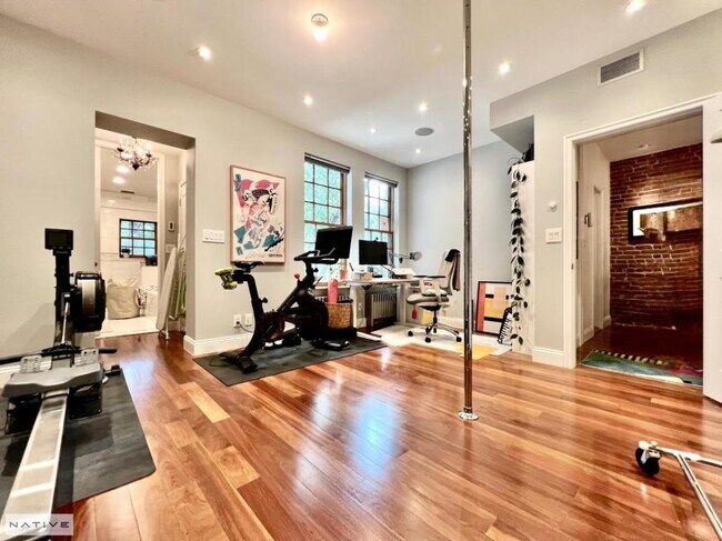 Building Photo - 3 bedroom in Brooklyn NY 11222