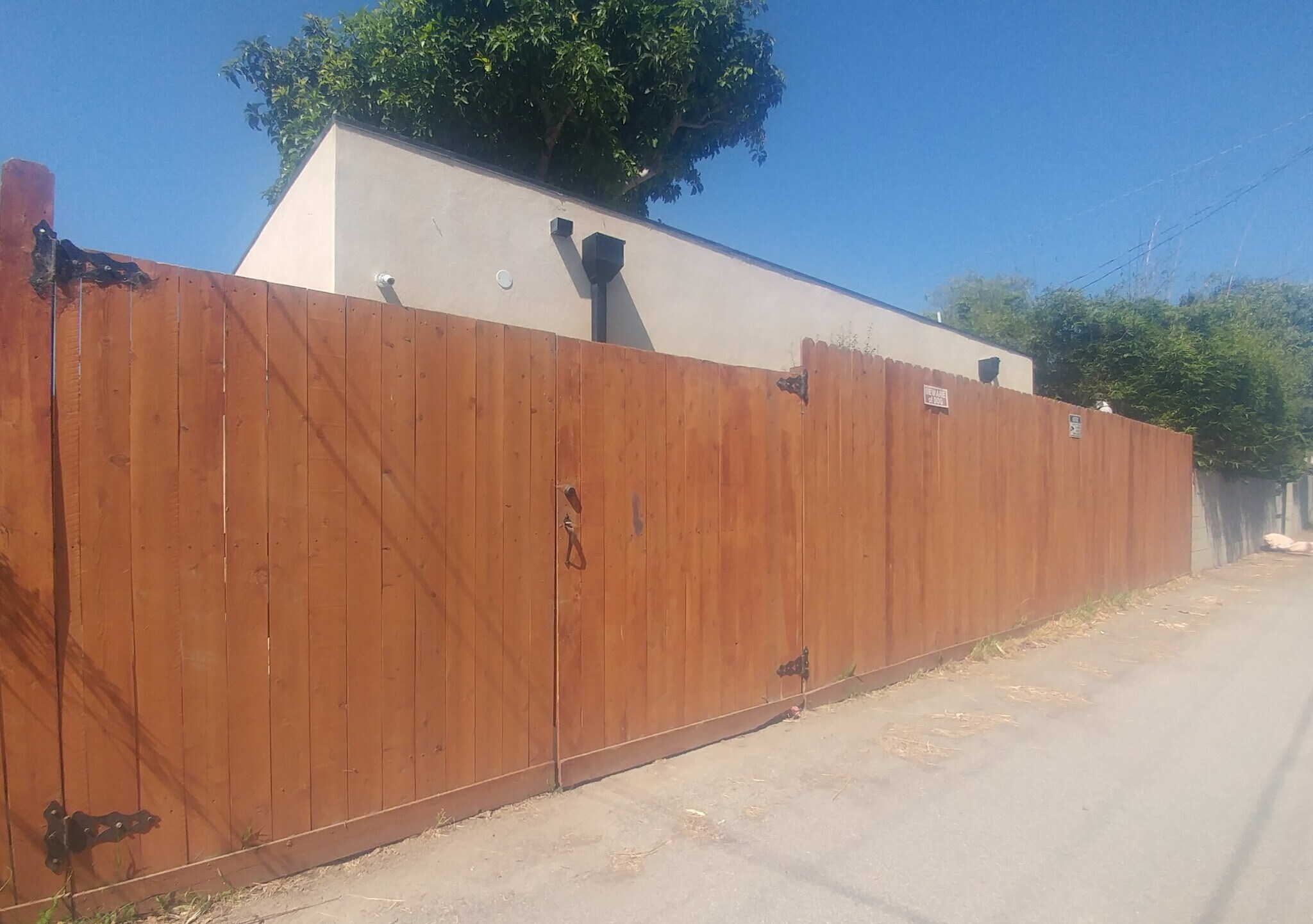 Alley access - 4044 Alla Rd