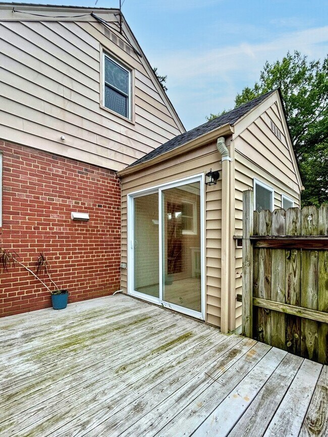 Building Photo - 1513 Cutshaw Pl