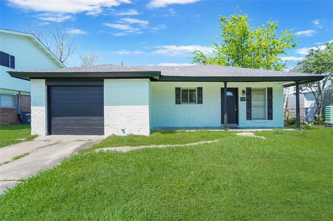 Primary Photo - 4426 Oakside Dr