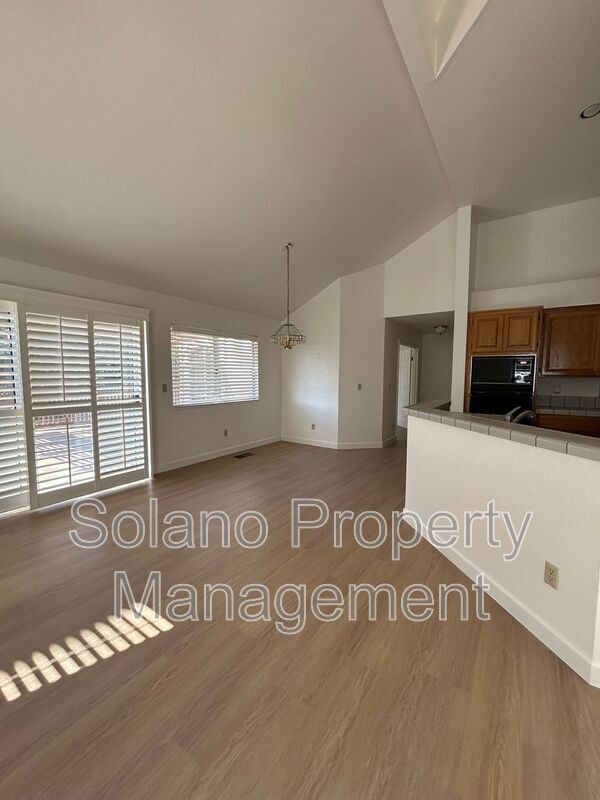 Building Photo - 1829 Nephi Dr