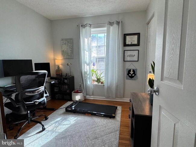 Building Photo - 3132 Laurel View Dr