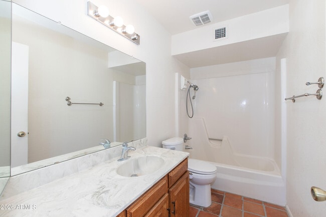 Building Photo - 5931 E Carriage Dr